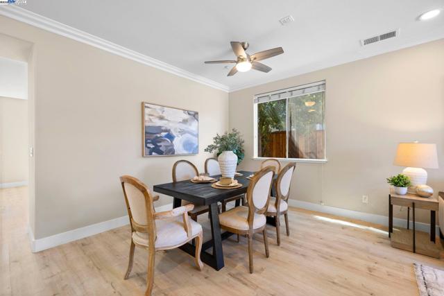 198 Continente Ave, Brentwood CA: https://media.crmls.org/mediaz/5f24c345-2e38-4342-aa5d-11e6b43e789a.jpg