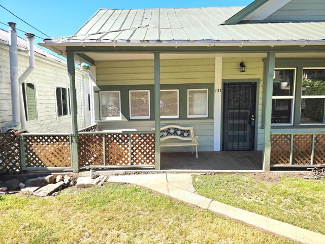 129 Broadway, Jackson CA: https://media.crmls.org/mediaz/5f24e31f-f339-4d40-b8e5-a86b7f1bd8ee.jpg