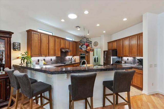 80536 Hoylake Drive, Indio CA: https://media.crmls.org/mediaz/5f24ee6b-6279-4824-a379-3e092d4c6aa6.jpg