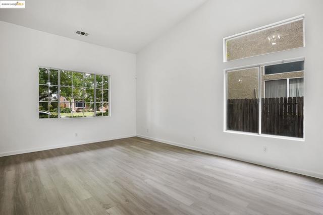 Image 16 of 29 For 4019 Villa Gomez Ln
