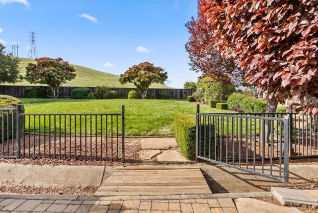 16453 Kings Canyon Court, Morgan Hill CA: https://media.crmls.org/mediaz/5f2594a7-772b-4241-a3ce-2041842dc953.jpg