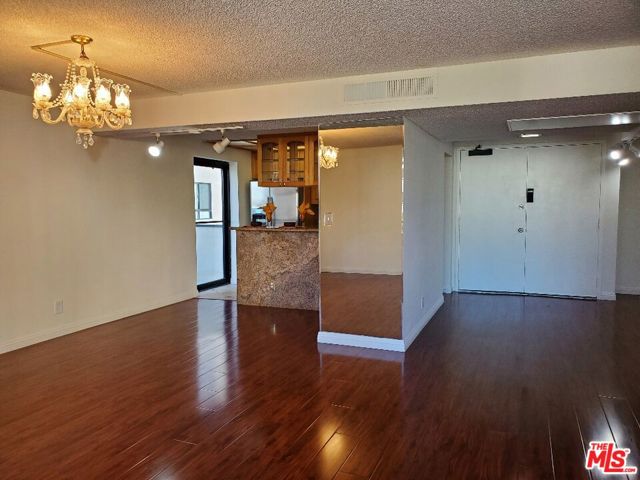 10535 Wilshire Boulevard, Los Angeles CA: https://media.crmls.org/mediaz/5f26275d-c684-4af4-884a-76405ebb2dd8.jpg