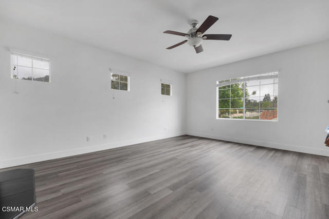 237 Camino Toluca, Camarillo CA: https://media.crmls.org/mediaz/5f26dd6a-7f12-4e8a-a364-8e729df74c9b.jpg