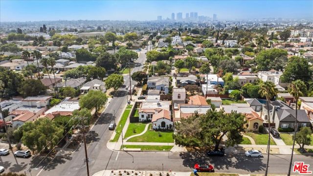 1663 S Ogden Drive, Los Angeles CA: https://media.crmls.org/mediaz/5f27095f-fdf0-4b71-b9f4-448f8959e9b1.jpg