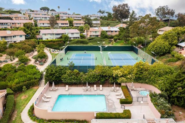 5719 Caminito Norte, La Jolla CA: https://media.crmls.org/mediaz/5f2901db-530d-4e4a-952a-29f0d68b62a0.jpg