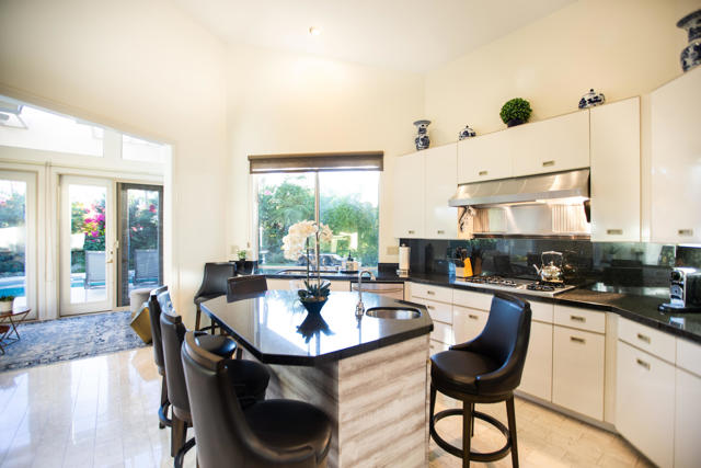 75273 Spyglass Drive, Indian Wells CA: https://media.crmls.org/mediaz/5f292dfc-fda9-4fa5-bbb6-5fef36cf9216.jpg