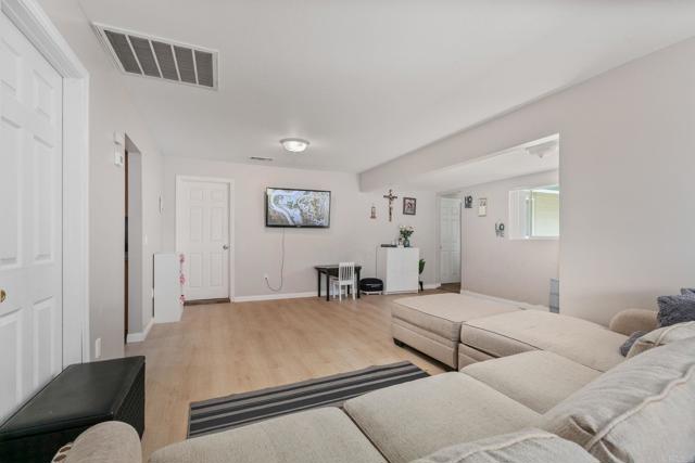 928 930 Osborne Street, Vista CA: https://media.crmls.org/mediaz/5f29354e-ea73-491f-95b6-f77ed4c1bd32.jpg