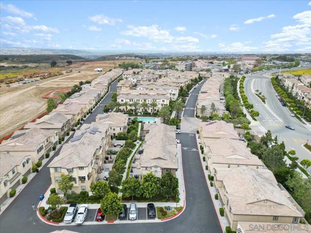 5506 San Roberto, San Diego CA: https://media.crmls.org/mediaz/5f29831b-9113-4915-afba-8ed6f6a395d3.jpg