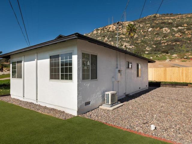 Detail Gallery Image 33 of 54 For 13508 Willow Rd, Lakeside,  CA 92040 - 3 Beds | 1 Baths