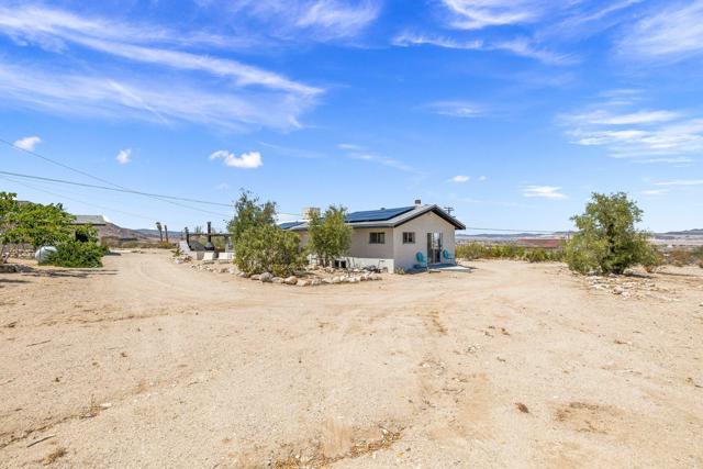 7648 Araby Avenue, 29 Palms CA: https://media.crmls.org/mediaz/5f2b23df-b2fb-46a1-8d66-d158ddc428dd.jpg