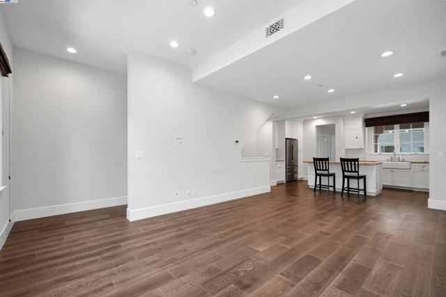 184 Stevenson Blvd, Fremont CA: https://media.crmls.org/mediaz/5f2b3b61-8b2b-412d-b189-0668211b46e6.jpg