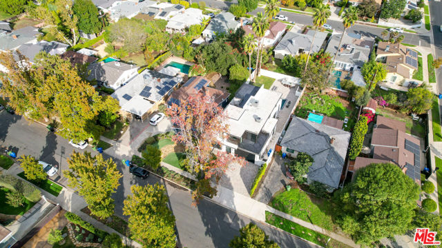 5812 Willis Avenue, Sherman Oaks CA: https://media.crmls.org/mediaz/5f2bcee6-be1b-4eb2-b5a5-a36c664e20a1.jpg