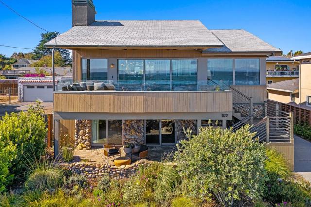 1122 W Cliff Drive, Santa Cruz CA: https://media.crmls.org/mediaz/5f2c6cd5-112b-46c7-b3b9-e0dcf47cfa7b.jpg