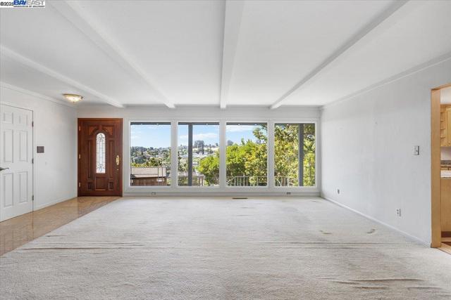 3491 Middleton Ave, Castro Valley CA: https://media.crmls.org/mediaz/5f2c7830-2ae4-48e1-97b4-7d1b1d76e450.jpg