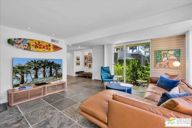 360 Cabrillo Road, Palm Springs CA: https://media.crmls.org/mediaz/5f2d75e5-efd3-4639-a383-70440132c18b.jpg