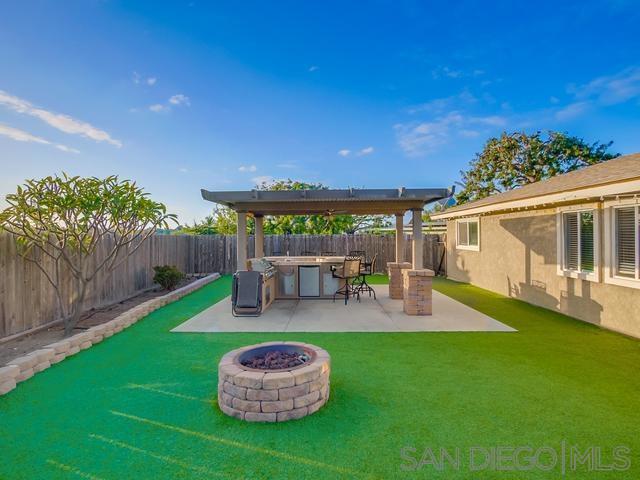 3844 Brems St, San Diego CA: https://media.crmls.org/mediaz/5f2e0c11-605f-46bd-9f52-1e1ae3201cf4.jpg