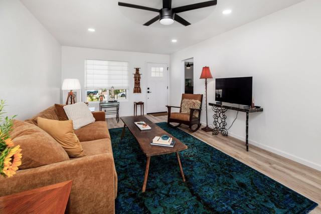 Detail Gallery Image 6 of 20 For 4543 Beverly Glen Dr, Oceanside,  CA 92056 - 2 Beds | 1 Baths