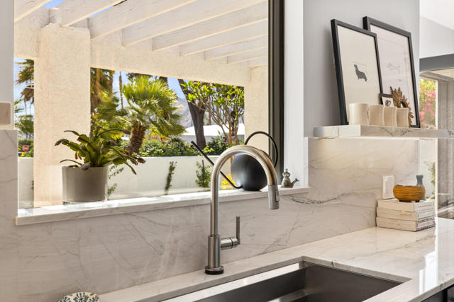 75465 Montecito Drive, Indian Wells CA: https://media.crmls.org/mediaz/5f2ec912-0478-497b-ae67-d582e0c2345a.jpg