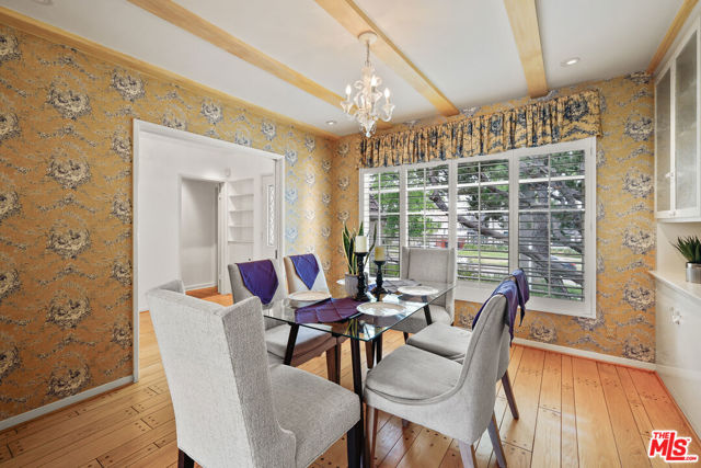 2005 Chilton Drive, Glendale CA: https://media.crmls.org/mediaz/5f2f1206-e14d-4cbe-8479-6a6b26d3aa31.jpg