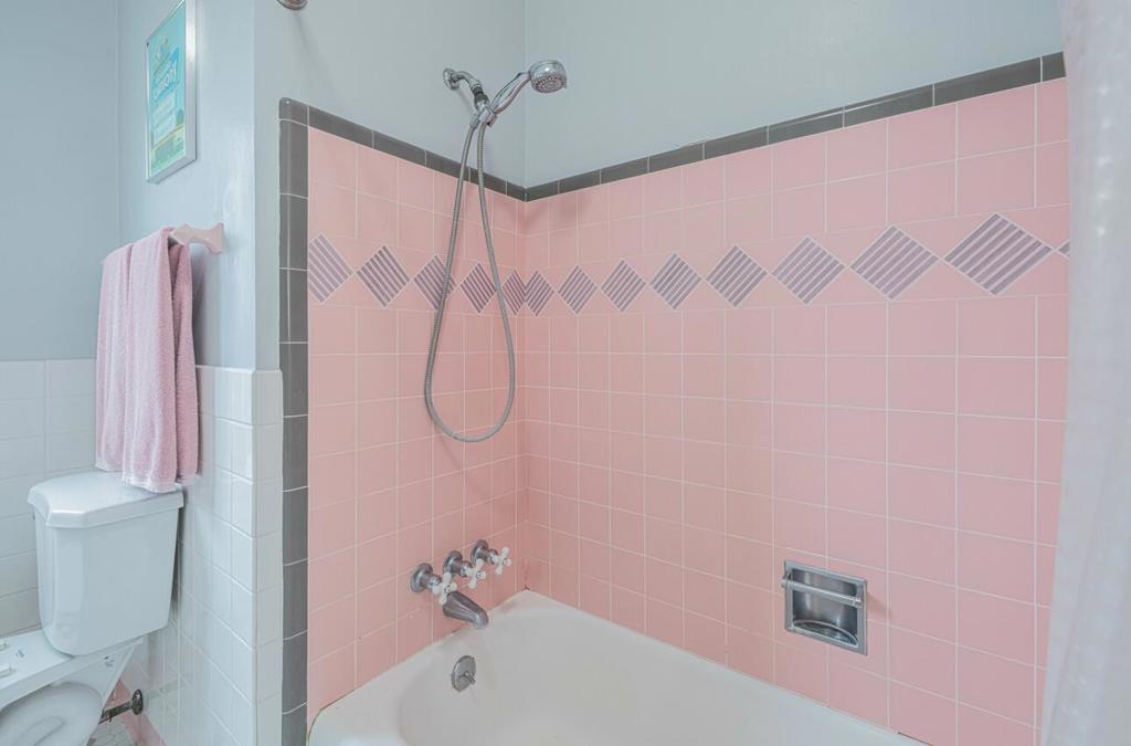 https://media.crmls.org/mediaz/5f2f70ce-cd17-498d-86a5-b8407c3ca6f6.jpg?preset=X-Large