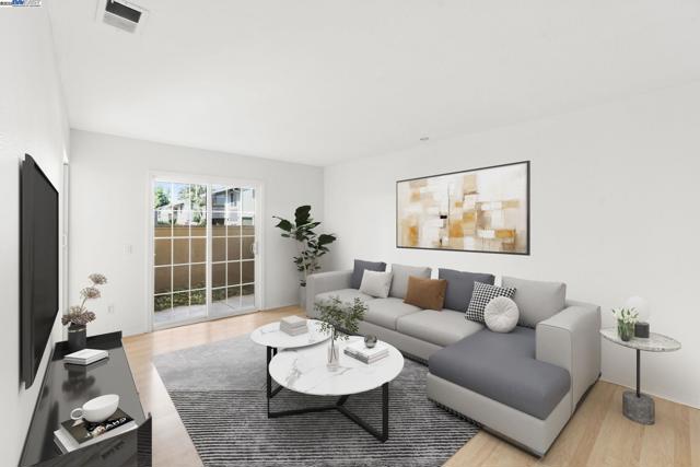 2575 Easton Way, San Jose CA: https://media.crmls.org/mediaz/5f2fdf61-1d7c-44db-89bf-da89f27856a2.jpg