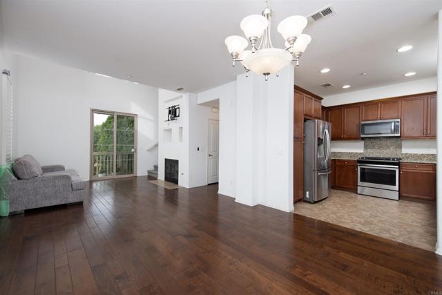 Detail Gallery Image 11 of 35 For 1811 Lime Ct #9,  Chula Vista,  CA 91913 - 2 Beds | 2/1 Baths