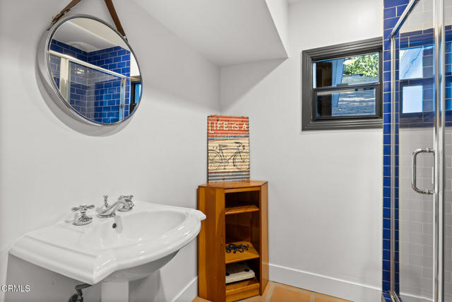 1052 New York Drive, Altadena CA: https://media.crmls.org/mediaz/5f311aca-8cdd-47b0-93cd-851fc117eecf.jpg