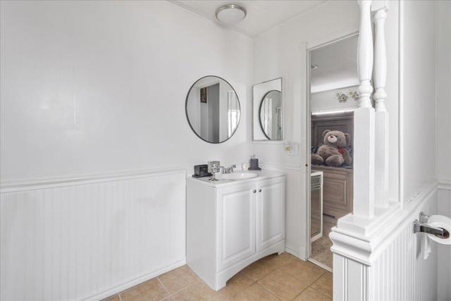 66 Contento Dr, Watsonville CA: https://media.crmls.org/mediaz/5f316efe-350c-4a1e-9a1d-69900c0a3d29.jpg