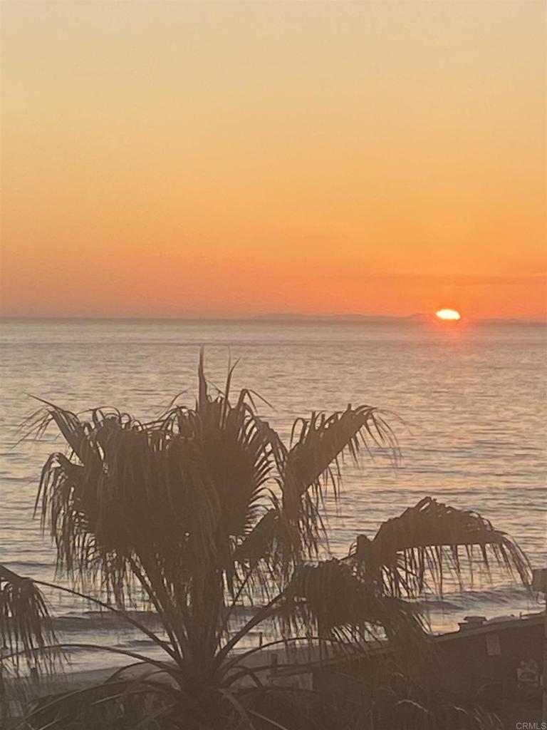 https://media.crmls.org/mediaz/5f328a67-ec70-4f73-91d2-9c5d4325cb87.jpg?preset=X-Large