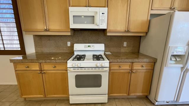 82549 Tivoli Court, Indio CA: https://media.crmls.org/mediaz/5f32c68a-6617-420e-86aa-37b4159ab001.jpg