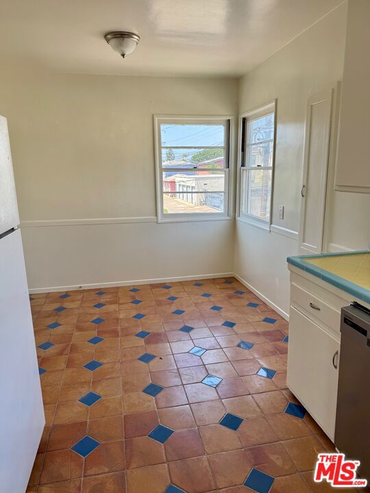 2639 21st Street, Santa Monica CA: https://media.crmls.org/mediaz/5f330260-24a3-4648-9376-b243769b174f.jpg