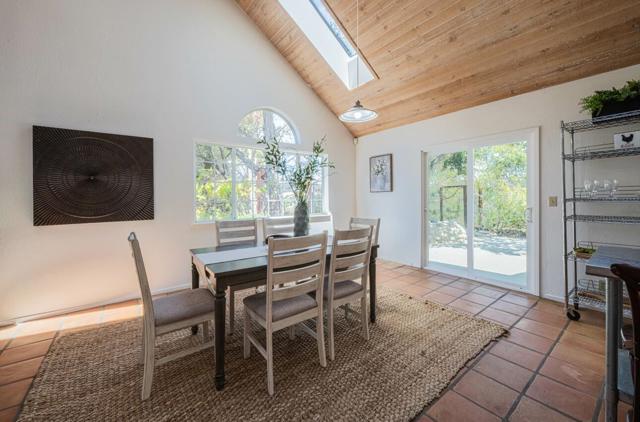 158 Echo Valley Road, Prunedale CA: https://media.crmls.org/mediaz/5f33050d-e674-42dc-8c35-501fce37dda0.jpg