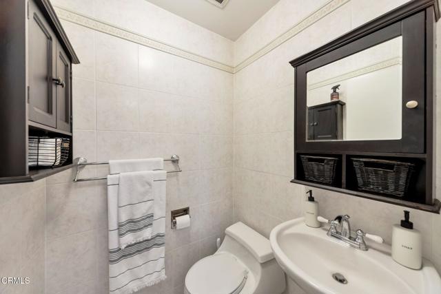 Detail Gallery Image 9 of 29 For 9212 Creemore Dr, La Crescenta,  CA 91214 - 3 Beds | 2/1 Baths
