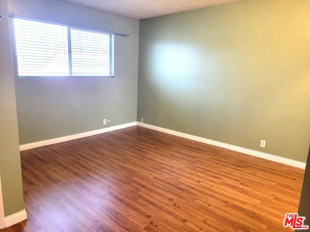 2501 W Redondo Beach Boulevard, Gardena CA: https://media.crmls.org/mediaz/5f33c64e-030e-4724-adb8-eed09760af9e.jpg