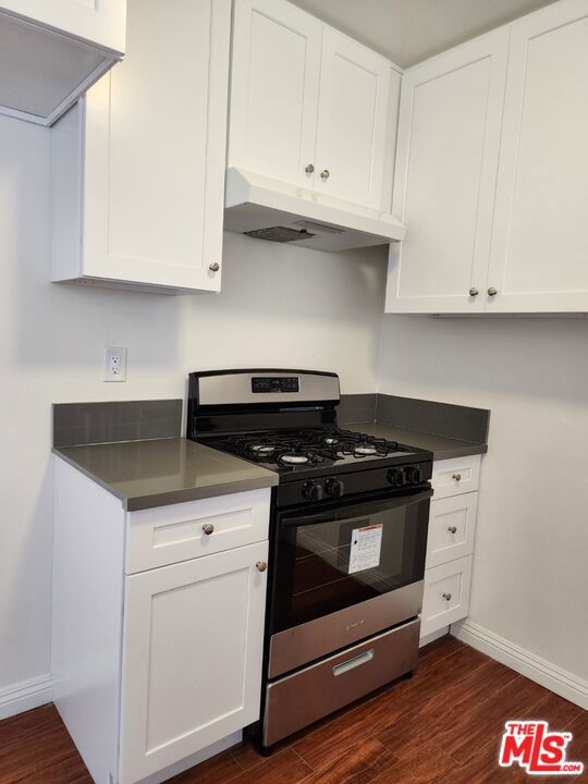 1038 S Harvard Boulevard, Los Angeles CA: https://media.crmls.org/mediaz/5f33f6f9-21b2-40b6-82a2-3dedc58127a5.jpg