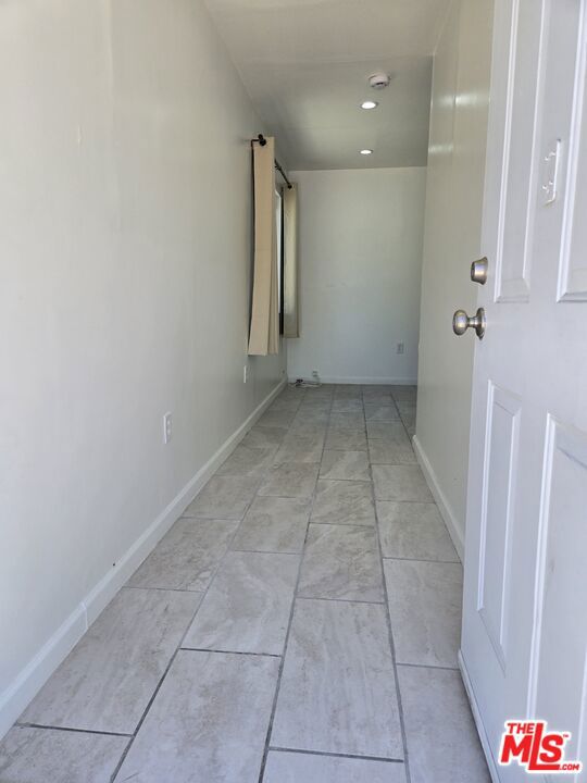 300 S La Peer Drive, Beverly Hills CA: https://media.crmls.org/mediaz/5f3491b5-5605-493a-a7b0-8263930449c9.jpg