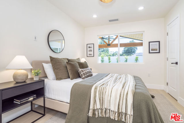 22250 Strathern Street, Canoga Park CA: https://media.crmls.org/mediaz/5f34c88e-6822-4fe0-8ba8-02e1b2348b79.jpg