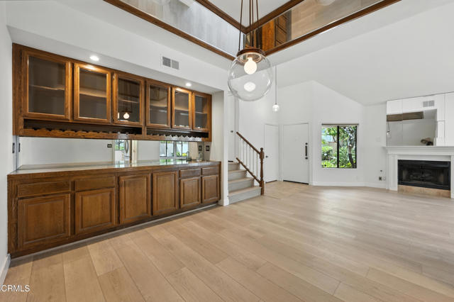 Detail Gallery Image 5 of 49 For 18731 Hatteras St #35,  Tarzana,  CA 91356 - 3 Beds | 2/1 Baths