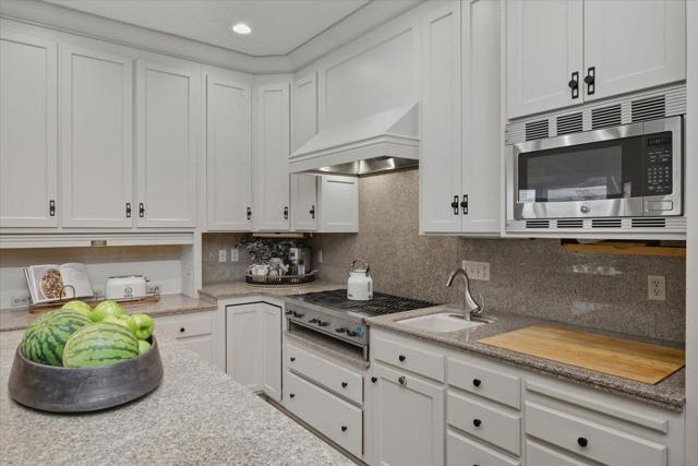 101 Glen Ridge Avenue, Los Gatos CA: https://media.crmls.org/mediaz/5f35054e-97c0-4097-bea7-9a149bcf913d.jpg