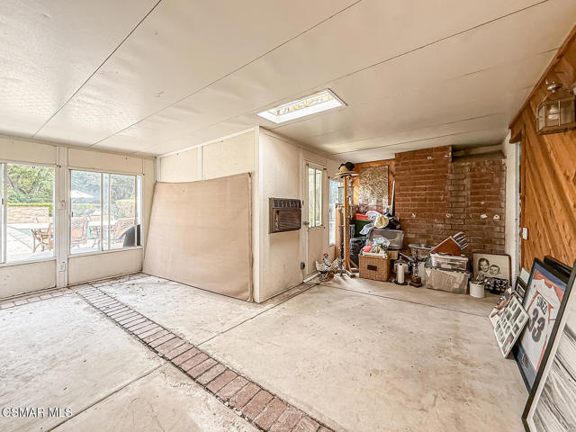 1888 El Monte Drive, Thousand Oaks CA: https://media.crmls.org/mediaz/5f35208d-b646-4499-b254-de9537a7115a.jpg
