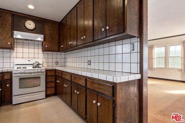 12508 Greene Avenue, Los Angeles CA: https://media.crmls.org/mediaz/5f3527f6-934d-4e86-a4b2-f64dd73bf614.jpg