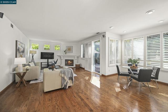 125 Coriander Ct, San Ramon CA: https://media.crmls.org/mediaz/5f35996d-af16-453e-8a04-3530c33567a4.jpg
