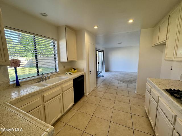 420 Village Road, Port Hueneme CA: https://media.crmls.org/mediaz/5f361544-8577-4ba7-a2d1-f71beaac10e3.jpg