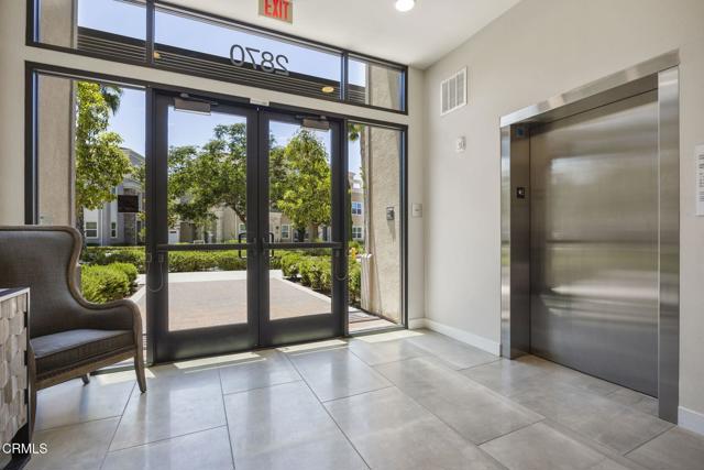 2870 Wagon Wheel Road, Oxnard CA: https://media.crmls.org/mediaz/5f36306d-ecd0-4a8f-a900-2142ff791d0c.jpg
