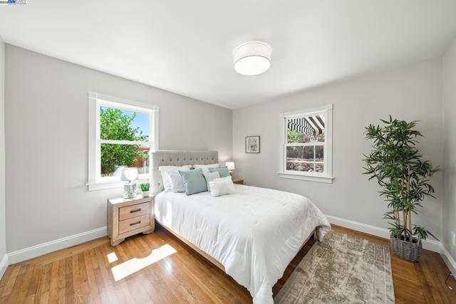 3357 Jordan Rd, Oakland CA: https://media.crmls.org/mediaz/5f36934b-fe7a-4ec0-8f9a-24cc06d4c087.jpg