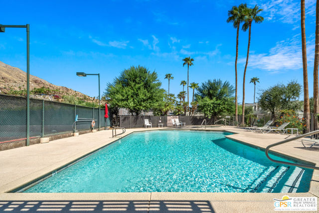 120 E Perlita Circle, Palm Springs, CA 92264