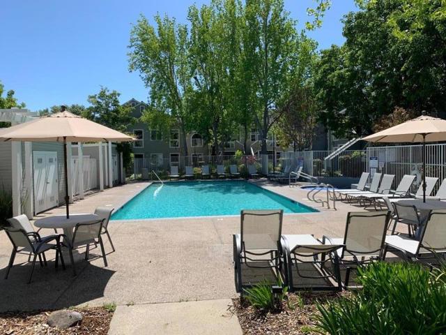 820 Boardwalk Place, Redwood City CA: https://media.crmls.org/mediaz/5f36faca-e2a7-44cc-ad95-592af4cf05ec.jpg