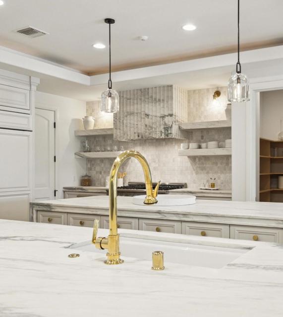 80740 Via Portofino, La Quinta CA: https://media.crmls.org/mediaz/5f379753-8603-4b40-b53d-d0f4a127b323.jpg