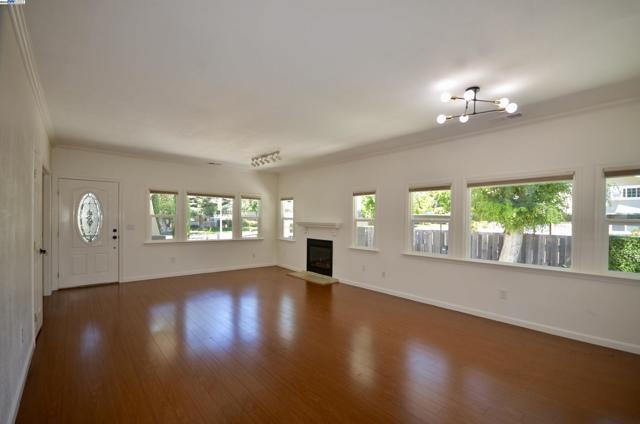 4544 Thornton Ave, Fremont CA: https://media.crmls.org/mediaz/5f38fc40-5d70-45e5-be8b-011cc3107521.jpg