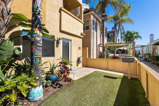 806 Redondo Ct, San Diego CA: https://media.crmls.org/mediaz/5f3902fa-e45a-44a8-bef5-230b685097d6.jpg